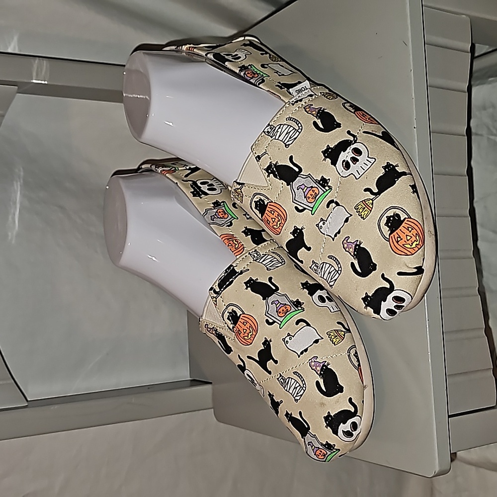 Halloween Cat & Skull Canvas Slip-On Flats - Cream